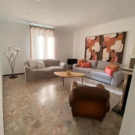 T 3 Place Du Village A 100 M Du Port De Plaisance *