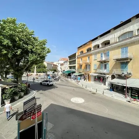 T 3 Place Du Village A 100 M Du Port De Plaisance شقة *