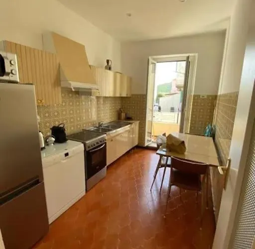 Appartement T 3 Place Du Village A 100 M Du Port De Plaisance